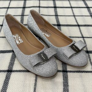 NWT Salvatore Ferragamo Glitter Bow Accent Flats